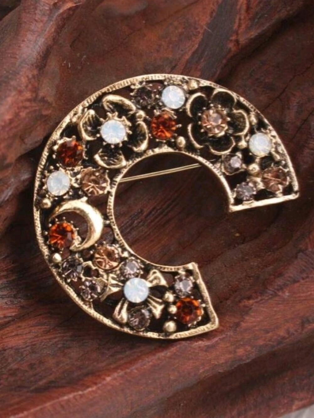 Luxury C Brooch